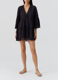 victoria-black-kaftan_model_2026_F 