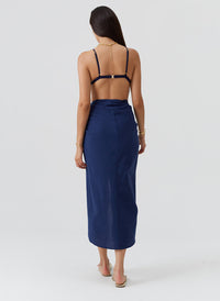 winnie-navy-skirt_model_2026_B 