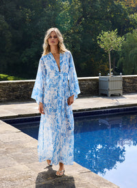 wisdom blue floral kaftan_lifestyle