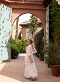 zia-white-skirt_lifestyle_2026_2 